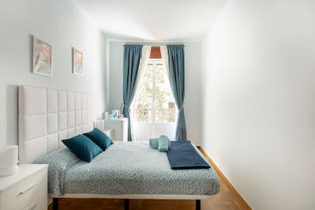 Habitación en pleno corazón de Madrid. Junto a Sol