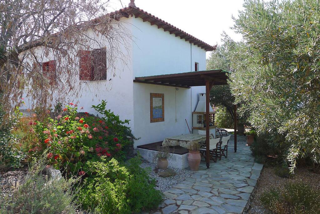Rear view of Villa Alkesamos