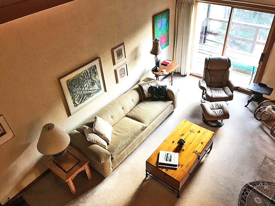 Living area: photo taken from Loft.