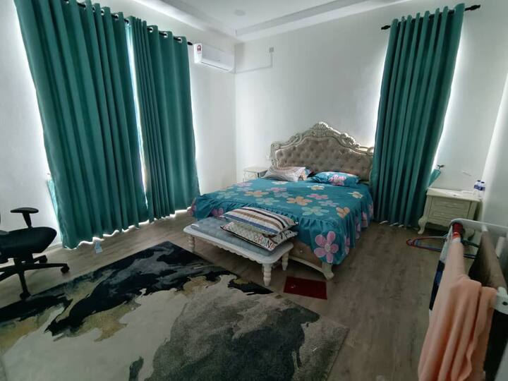 غرفة النوم الرئيسية