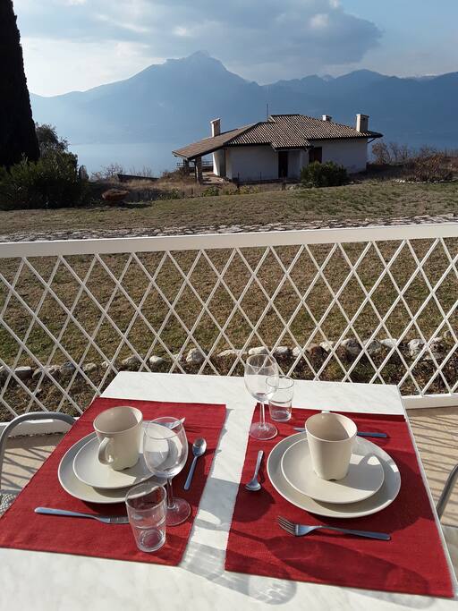 Le vostre colazioni, pranzi, cene o aperitivi in vista mozzafiato.