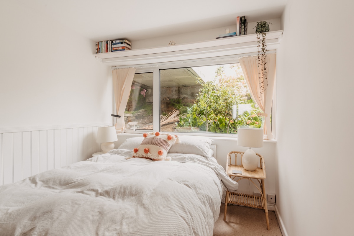 Dvojlôžková izba s manželskou poste