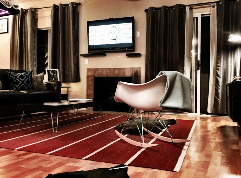 Common area (downstairs)