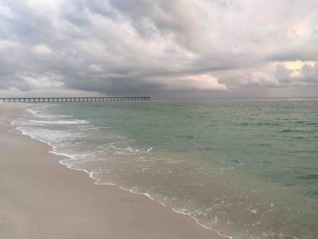 Quiet Beach Getaway- Great View & Value, NO FEES!!