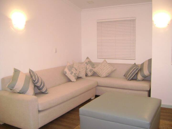 Beautiful Cottage, Fantastic Beach! - Oyster Bay