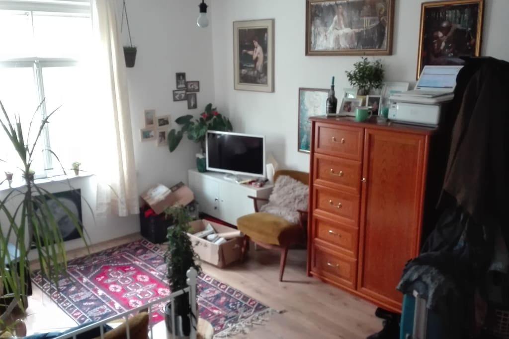 Dein Zimmer/Your room