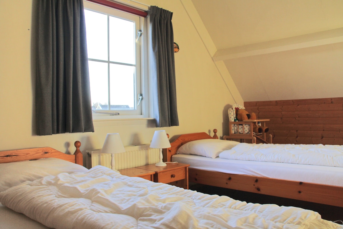 Spálňa 2 na prvom poschodí