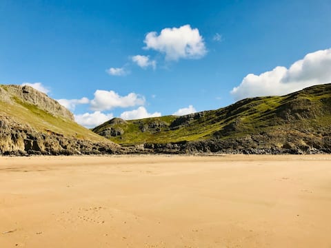 Spacious Gower Holiday Home – Near Rhossili Bay