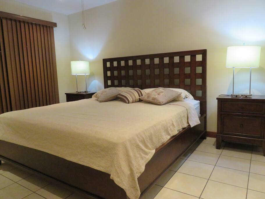 MASTER ROOM