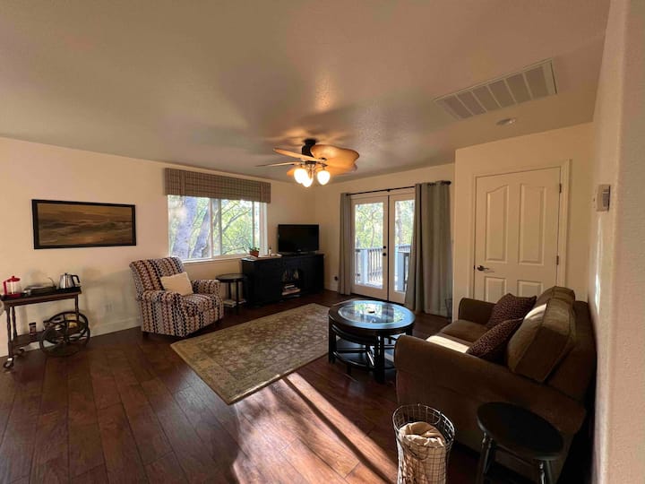 Adorable Two-bedroom Guesthouse - Sonora, CA