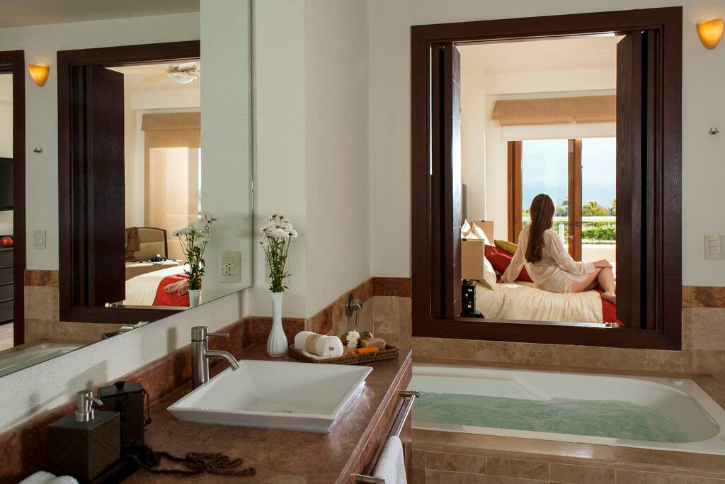 Baño completo con Jacuzzi
