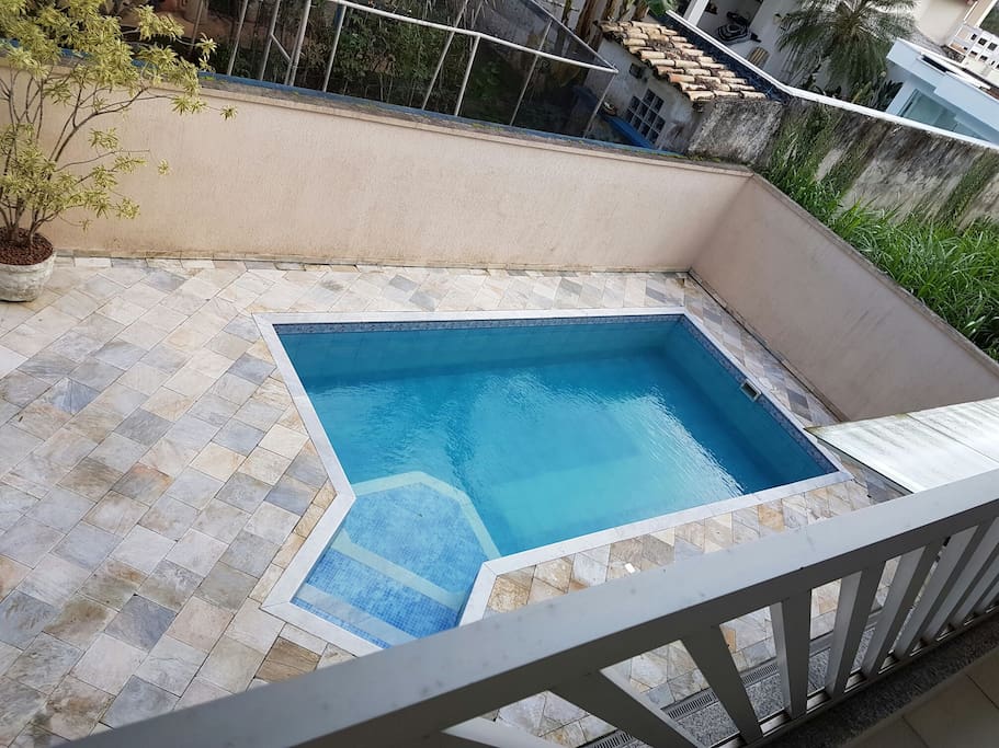 Você vai se divertir nesta piscina