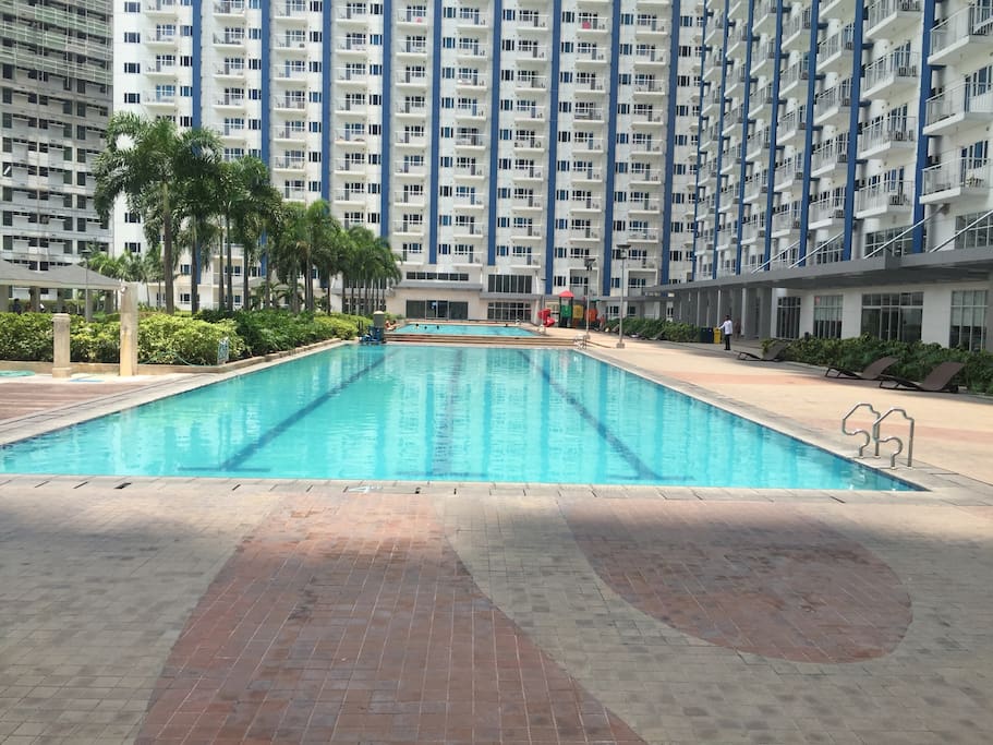 2 big pools for adults