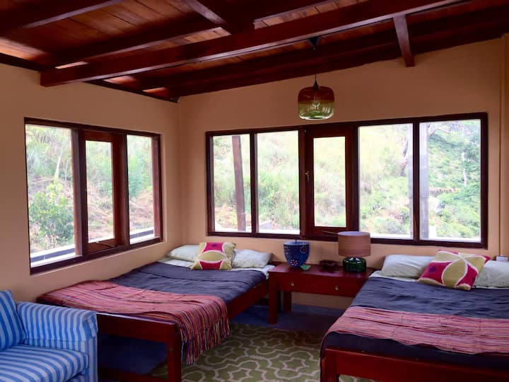 غرفة نوم على السطح