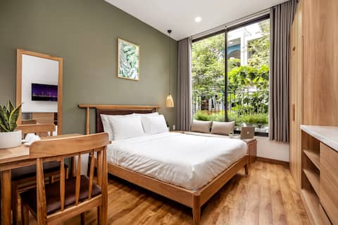 🎯Downtown Studio-2B vs large window and balcony🎯