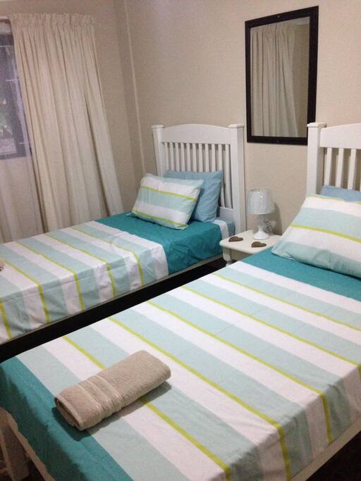 Single Bed x 2 (Bedroom 2)