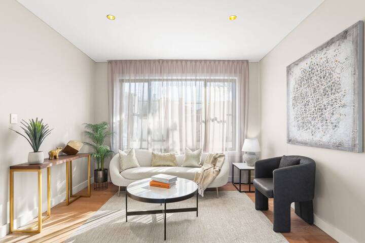 New Stylish house, beautiful and warm home. gallery image 5