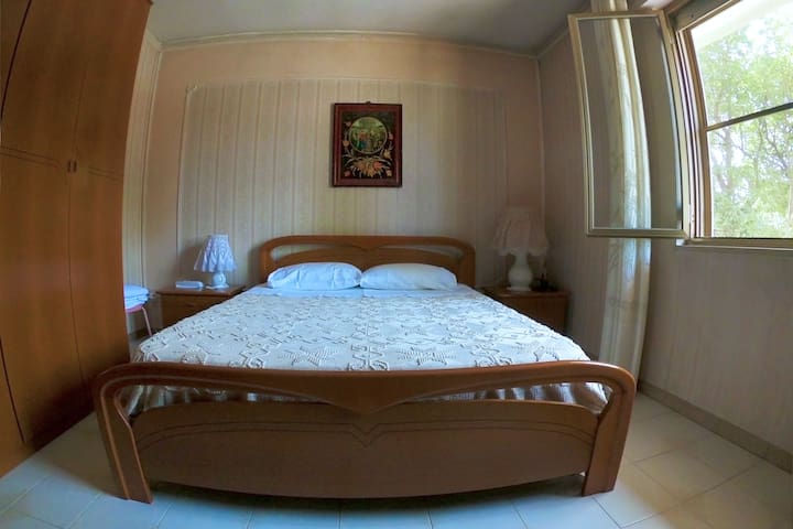 Intimate Double Room - Free Parking, WiFi & Garden