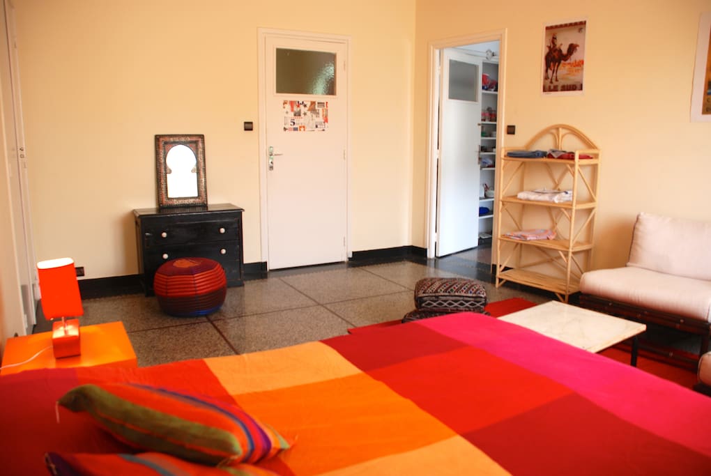 Private bedroom - Chambre privée