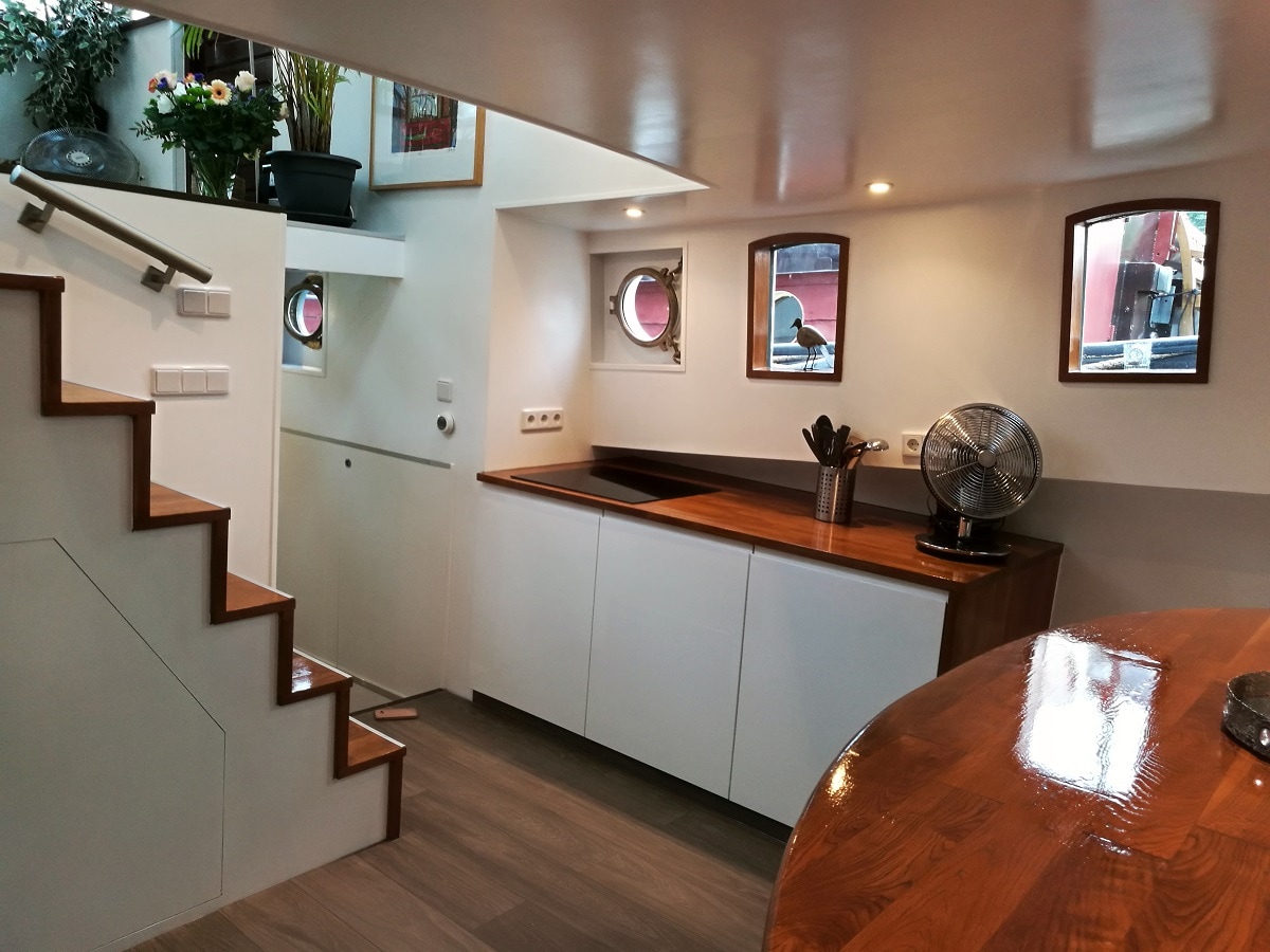 Best Airbnb In Amsterdam| Romantic Houseboat Amsterdam Airbnb | Houseboat Rental Amsterdam | Airbnb Amsterdam Houseboat | Luxury Houseboat Rentals Amsterdam | Cheap Houseboat Amsterdam |