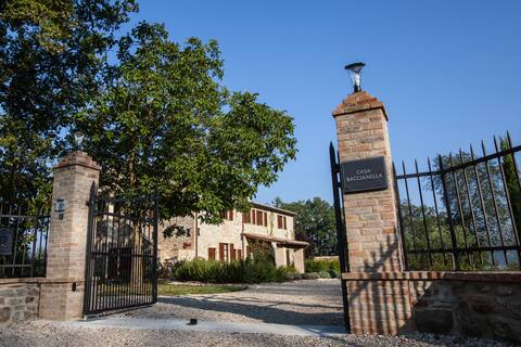 ★ Private Gated Estate ★ Beautiful Garden & Pool ★