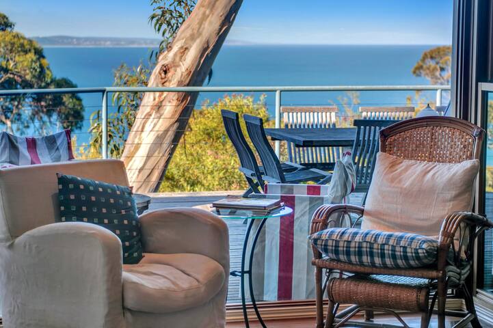 Luxury Lorne Family Home gallery image 5