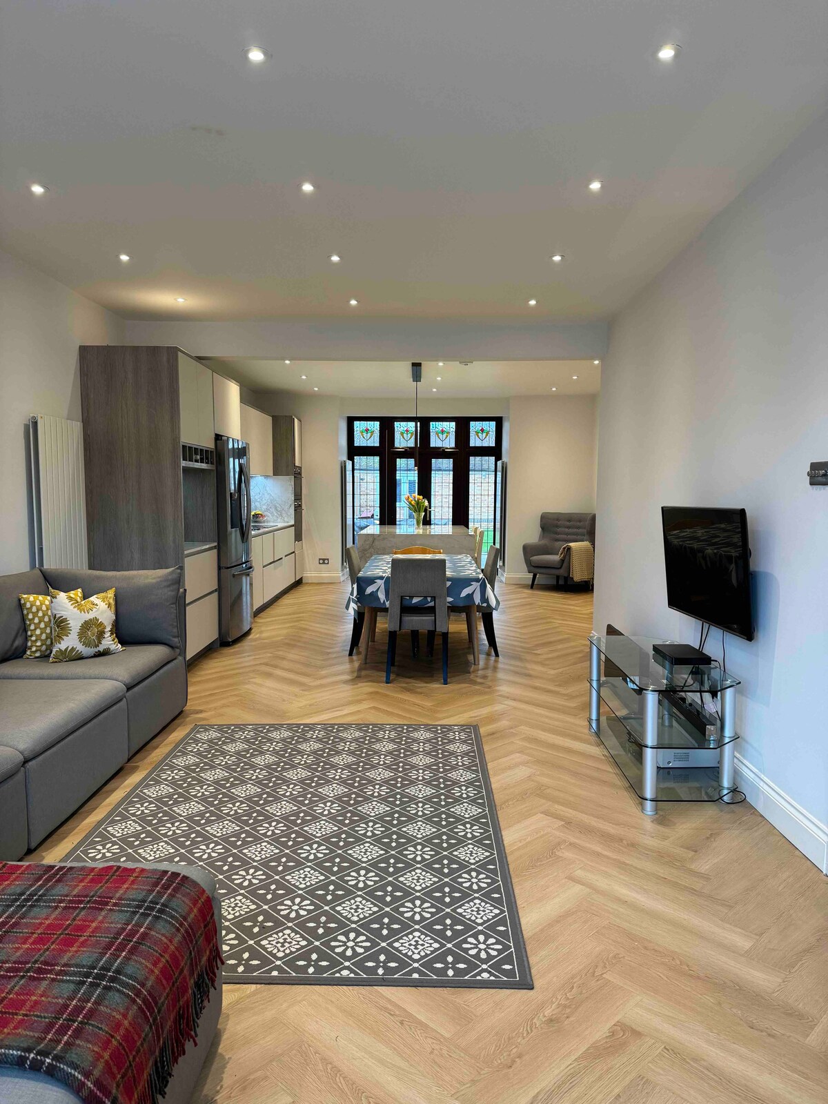 Successful Airbnb property: Spacious & comfortable family home in Wanstead in Chigwell