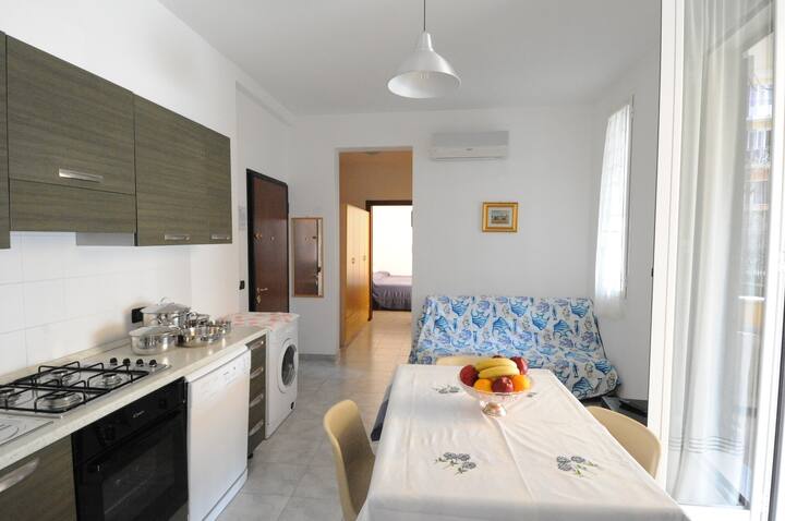 Varazze Centro - Appartamento Con Ampio Terrazzo - Varazze