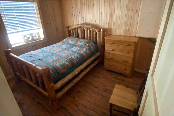 ห้องนอน #1; เตียงควีนไซส์