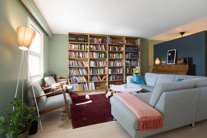 Large modern cozy home by the river. Balcony. gallery image 2