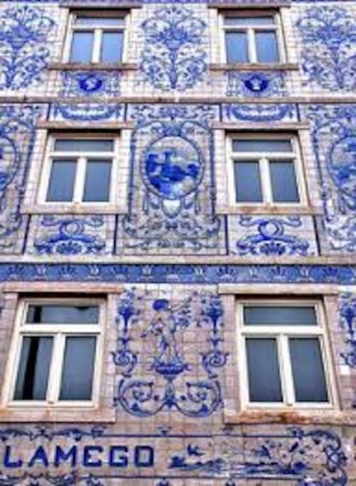 les azuelos font partie de l'architecture portugaise.