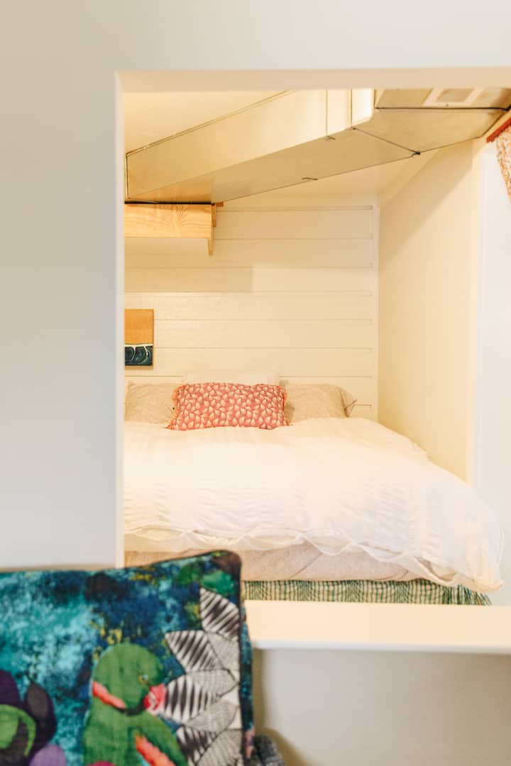 pet friendly, amazing apartment,steps to soundside Apartments for