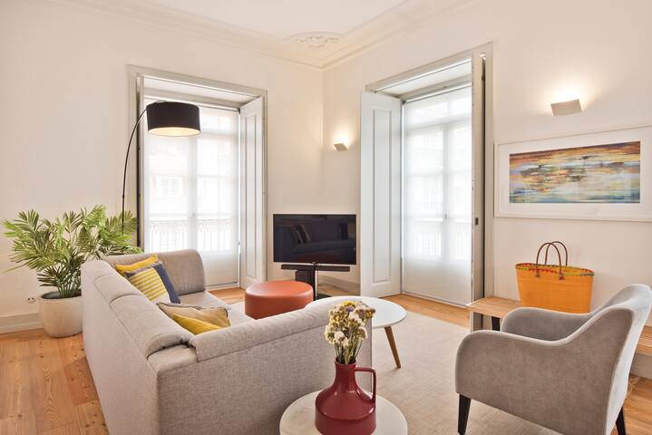 Unique River View 2 Bdr Apt Baixa Alfama B gallery image 5