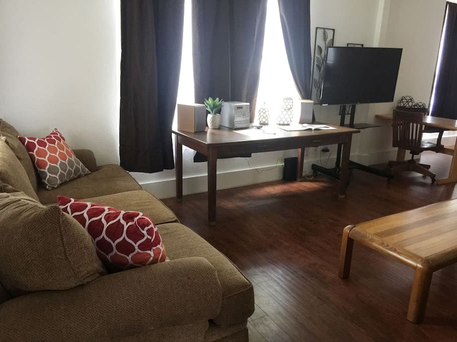 Spacious living area, Roku TV.