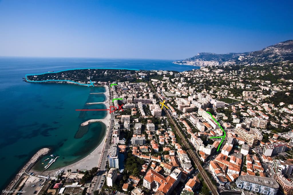 Red cross : flat
Yellow cross : train station (5 min by feet)
Green zone : Shops
Blue line : great coastal walk Cap Martin /
Croix rouge = résidence
Croix jaune : gare
Lignes vertes : commerces
Ligne bleue : superbe ballade sentier des douaniers Cap Martin