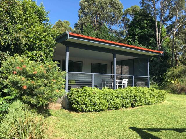 Berry Driftwood Studio - the couples getaway