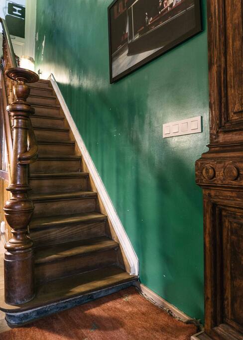 This will be your vision when you enter the house after hal