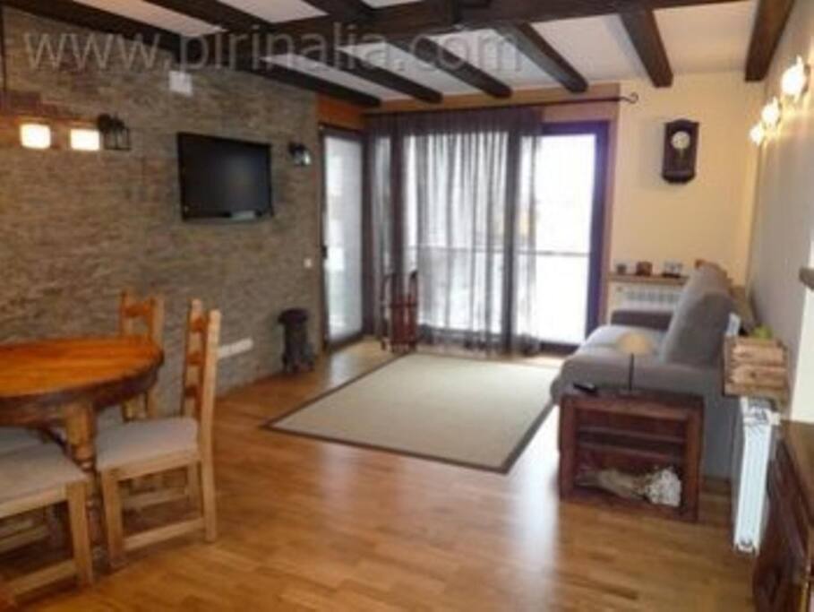 Salón. Apartamento en Vielha.