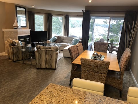 Successful Airbnb property: Ocean View Top Floor Townhouse with Amenities in Nanaimo E