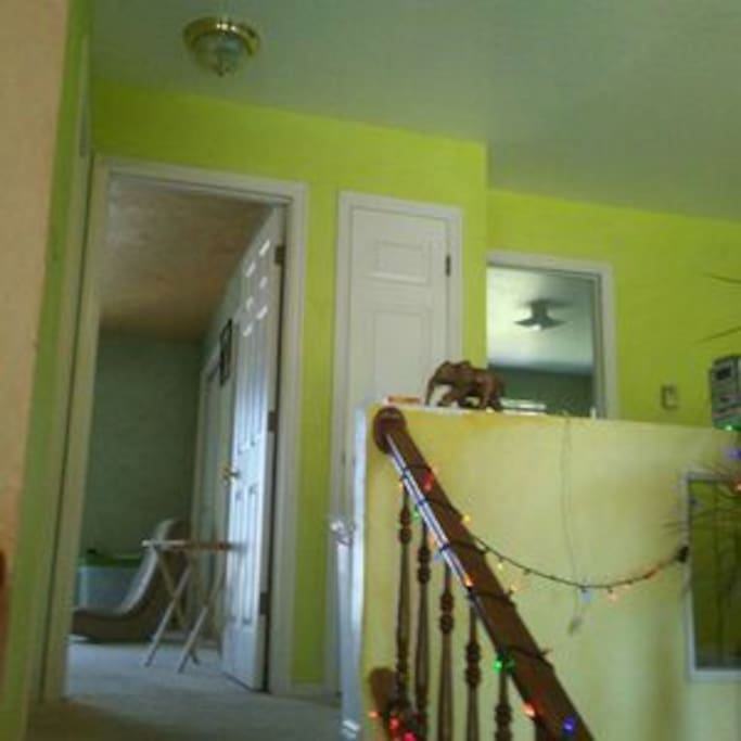this is the 2 bedrooms upstairs and bathroom for rent