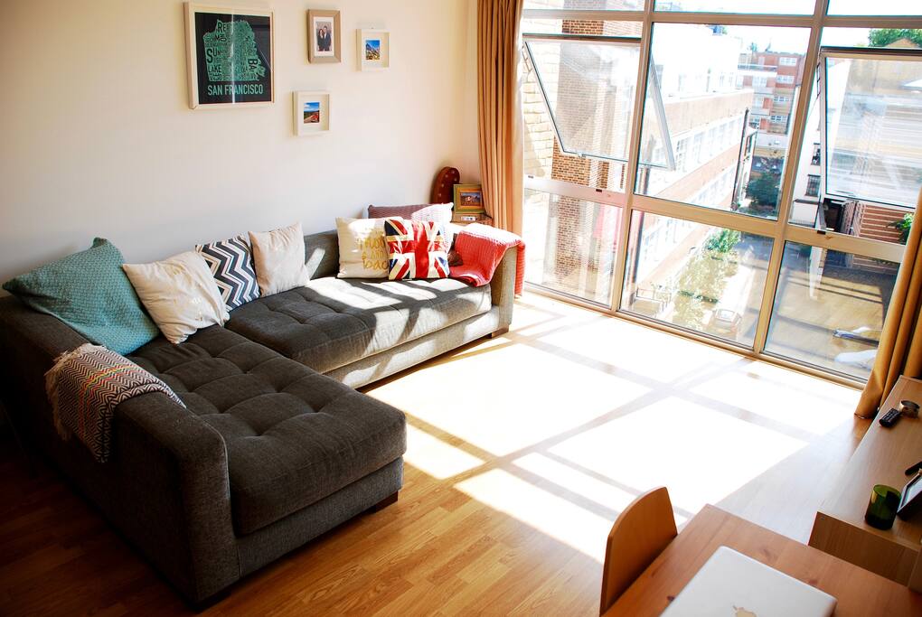 Large living room that has a room for the inflatable mattress