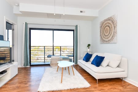 {Cloud 9} Your Uptown Charlotte Luxury Apartment