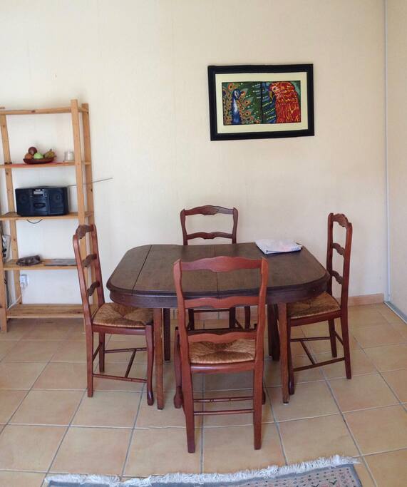 Salle à manger pour quatre personnes