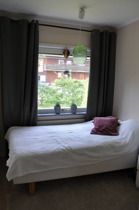 Bedroom 2 (Bed 120cm)