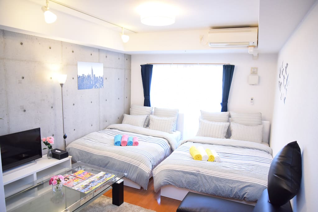 Bedroom(two double bed ,one single sofa bed,5people)室内写真