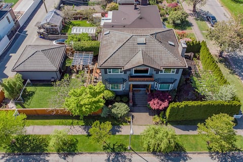 Successful Airbnb property: Corkscrew Willow Estate in Arbutus Ridge