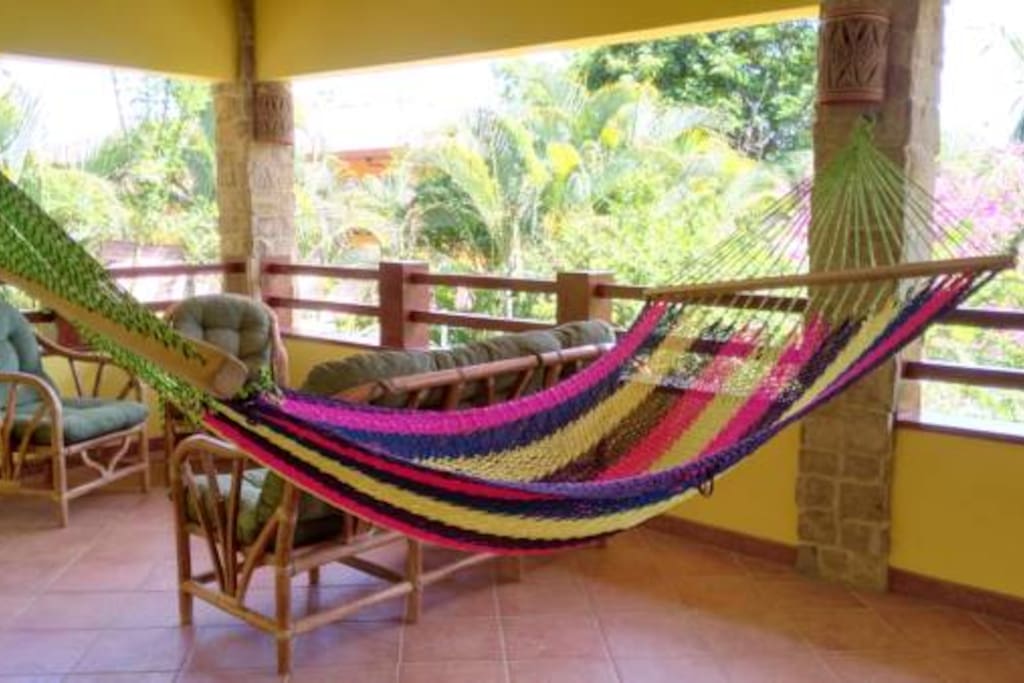 Villa 8 - Terrace and living area with Hammock