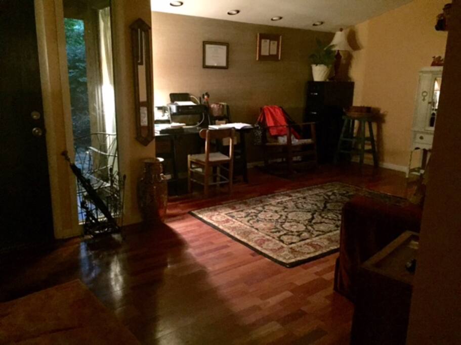 additional photo, main entry way