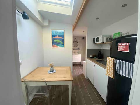 Successful Airbnb property: Located 15 min drive to Disney Cozy accommodation in Lagny Sur Marne