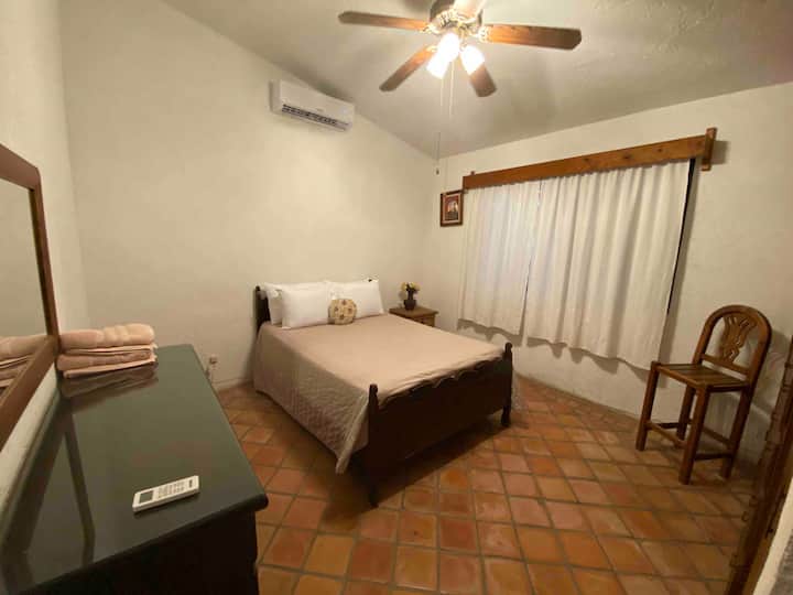 غرفة النوم 3، سرير مزدوج، مع فضلات صغيرة، جهاز إنذار الدخان وثاني أكسيد الكربون. 